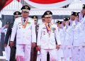 Hadiri  Upacara Penurunan Bendera , Gubernur Tegaskan  Bangun Bangsa Dengan Persatuan