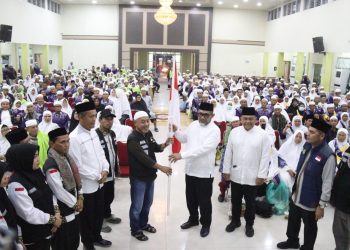 Sekda Sudirman Sambut Kepulangan 446 Jemaah Haji Jambi Kloter 25