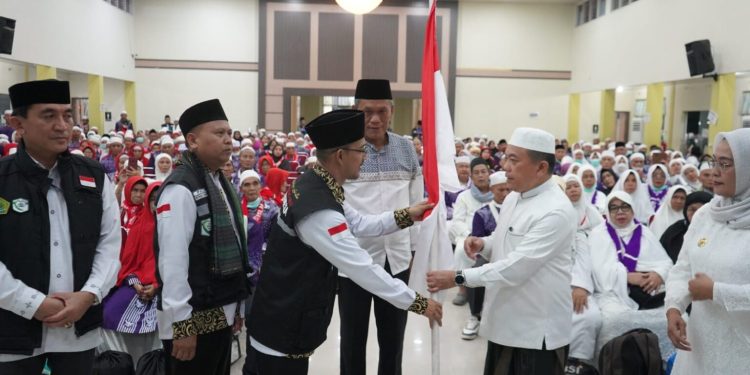 Gubernur Al Haris Sambut Kepulangan 444 Jemaah Haji Jambi Kloter 27