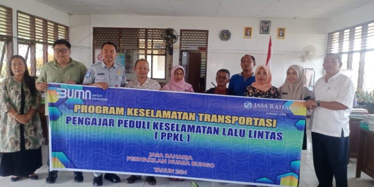 Jasa Raharja Muaro Bungo Gelar Sosialisasi “Pengajar Peduli Keselamatan Lalu Lintas” di SMA N 4 Muaro Bungo