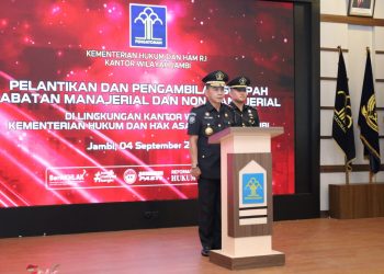 Elly Yuzar Lantik 27 Orang Pejabat Manajerial dan Non Manajerial serta 1 Kenaikan Jenjang Jabatan Fungsional Penyuluh Hukum