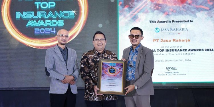 Jasa Raharja Raih Penghargaan dalam Ajang 5th Indonesia Top Insurance Award 2024