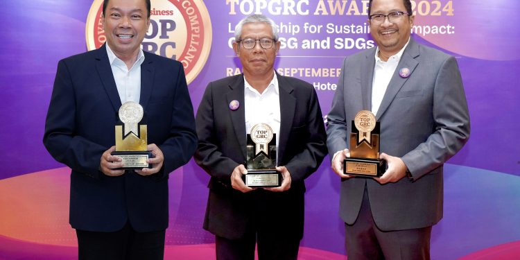 Konsisten Terapkan GRC, Jasa Raharja Raih Tiga Penghargaan dalam Ajang TOP GRC Award 2024