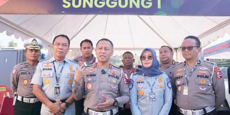 Sukseskan Moto GP Mandalika, Rivan Purwantono dan Kakorlantas Polri Cek Kesiapan Pengamanan Personel