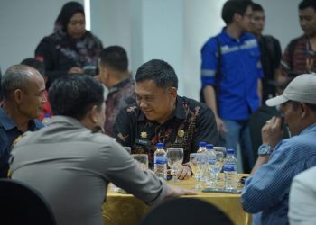 Sekda Budi Hartono Hadiri Penyerahan Keputusan Penetapan Calon Bupati dan Wakil Bupati Kabupaten Muaro Jambi