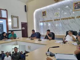 Ketua DPRD Provinsi Jambi Terima Audiensi Nakes RSUD Raden Mattaher