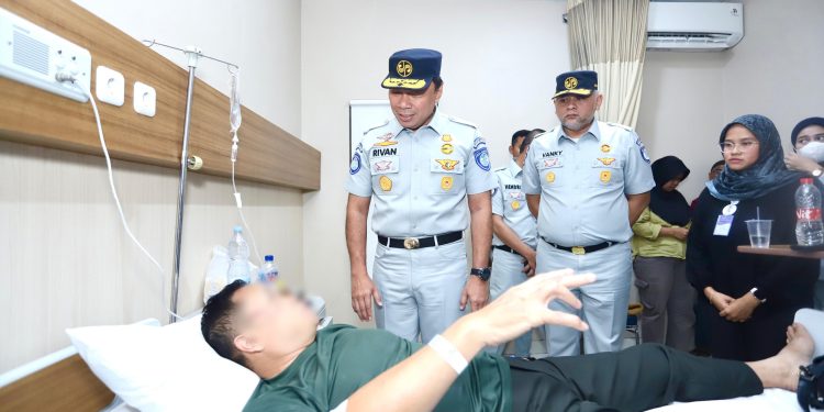 Rivan A. Purwantono Pastikan Korban Tabrakan Beruntun Tol Cipularang Dapat Pelayanan Terbaik di RS Abdul Radjak