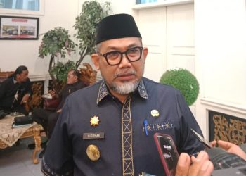 Pjs. Gubernur Sudirman Apresiasi Pandangan Umun Fraksi DPRD Terhadap RAPBD 2025
