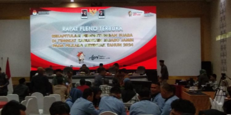 Gelar Pleno Rekapitulasi Pilkada, KPU Muaro Jambi Apresiasi Sinergitas Semua Pihak