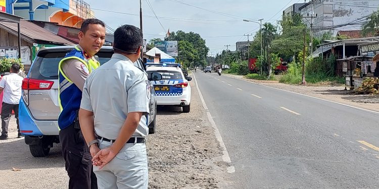 FORUM KOMUNIKASI LALU LINTAS JASA RAHARJA JAMBI BERSAMA KASATLANTAS POLRESTA JAMBI TINJAU TITIK RAWAN KECELAKAAN
