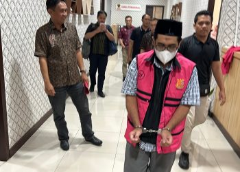 TIM PENYIDIK KEJATI JAMBI MELAKUKAN  PENANGKAPAN DAN PENAHANAN TERSANGKA AE