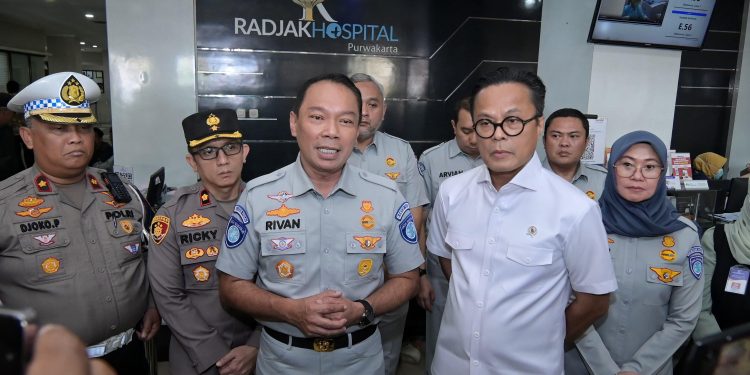 Wamen BUMN dan Dirut Jasa Raharja Tinjau Penanganan Korban Kecelakaan Tol Cipularang di Radjak Hospital