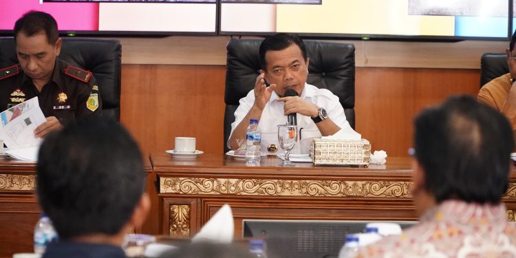 Rapat Bersama Pengusaha, Gubernur Al Haris Tegaskan Percepatan Pembangunan Jalan Khusus Batubara