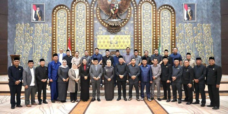 DPRD Kota Jambi Umumkan Penetapan KPU Atas Pemenangan Maulana-Diza