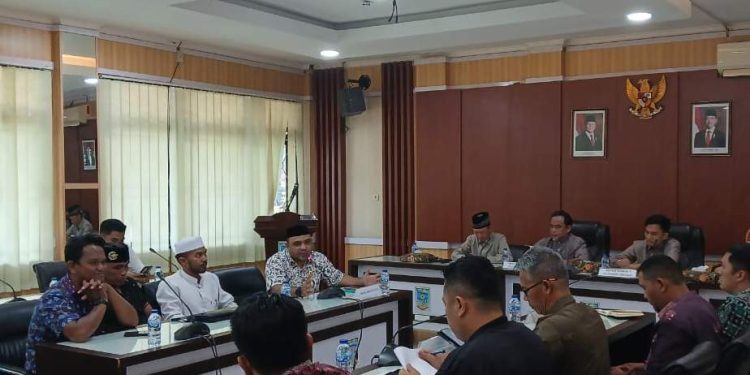 Komisi 1 DPRD Kota Jambi Hearing Terkait Permasalahan Helen’s Plays Mart