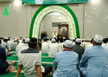 Gubernur Al Haris Safari Subuh di Masjid Shobahul Khoiriyah Thehok