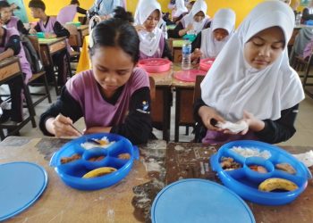 SPPG Salurkan 3.518 Porsi Makan Bergizi Gratis di Hari Kedua