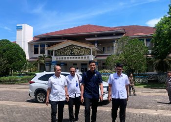 Ketua DPRD Provinsi Jambi, M. Hafiz Pantau Pelaksanaan Tes Computer Assisted Test (CAT) untuk Penerimaan Peserta Didik Baru (PPDB) SMA Titian Teras