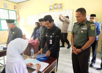 Pantau Makan Bergizi Gratis, Penjabat Bupati Kabupaten Muaro Jambi DRS Raden Najmi: Secara Umum Hari Ini Berjalan Lancar