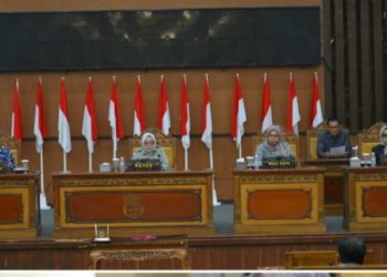 Paripurna DPRD Tanjung Jabung Timur Tentang Pengumuman Usulan Pemberhentian dan Pengangkatan Bupati dan Wakil Bupati Tanjab Timur