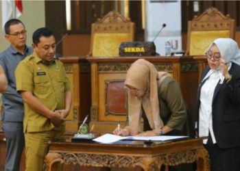 Rapat Paripurna DPRD Pengumuman Penetapan Paslon Bupati dan Wakil Bupati Tanjab Timur Terpilih