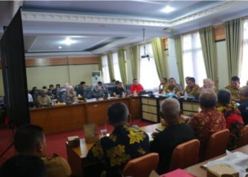 Ketua DPRD Tanjab Timur Gelar RDP Bahas Transparansi Tenaga Kerja, CSR dan Limbah Perusahaan