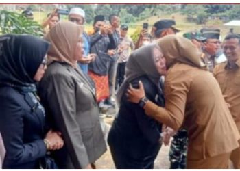 Pimpinan DPRD Tanjab Timur, Sambut Kedatangan Bupati dan Wabup