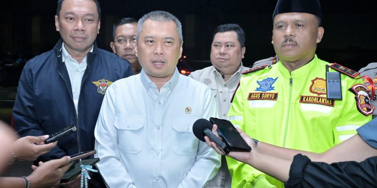 Menteri Perhubungan, Kakorlantas Polri, dan Direktur Utama PT Jasa Raharja Tinjau Command Center KM 29 Sekaligus Doa Bersama untuk Kelancaran Operasi Ketupat 2025