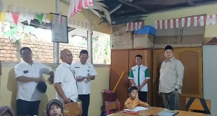 Ketua DPRD KFA Minta Pemkot Jambi Perbaiki SDN 96 yang Rusak Parah