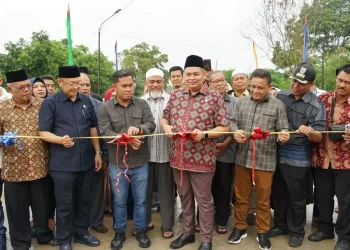 Ketua DPRD Kota Jambi Kemass Faried Alfarelly Resmikan Jembatan Jalan Padang Lawas-Pattimura