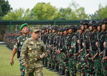 Gubernur Al Haris Pimpin Upacara Pelepasan 480 (SATGAS) Papua Batalyon 142/Ksatria Jaya