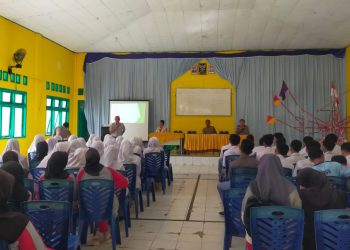 Samsat Pos Rimbo Bujang adakan Giat Sosialisasi untuk Perkuat Kesadaran Kesamsatan dan Edukasi Keselamatan Berlalu lintas di SMAN 2 Tebo