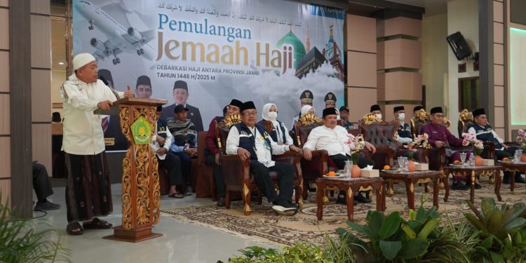 Sambut Kepulangan 428 Jemaah Haji Kloter 14 Provinsi Jambi, Gubernur Al Haris: Mohon Maaf Jika Pelayanan Masih Kurang