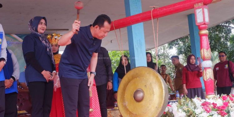 Bupati Muaro Jambi Bambang Bayu Suseno Buka Pekan Olah Raga Tingkat Kabupaten Muaro Jambi