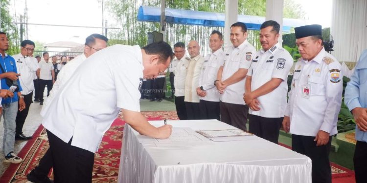 Bupati Muaro Jambi Bambang Bayu Suseno, SP, MM, M.S.i Lakukan Penandatangan MoU bersama Kepala Badan Gizi Nasional RI Dalam Memantapkan Program Makan Bergizi Gratis di Provinsi Jambi