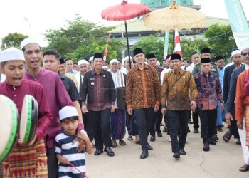 Bupati Muaro Jambi Sambut Kunker Menteri Kehutanan Republik Indonesia Raja Juli Antoni ke Ponpes Kumpeh Daaru Attauhid