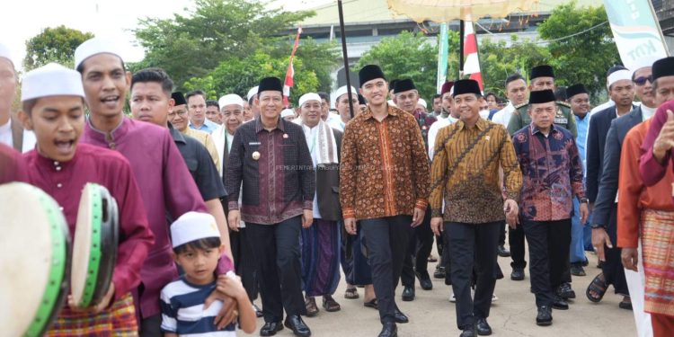 Bupati Muaro Jambi Sambut Kunker Menteri Kehutanan Republik Indonesia Raja Juli Antoni ke Ponpes Kumpeh Daaru Attauhid