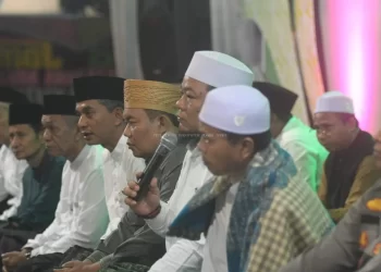 Wakil Bupati Muaro Jambi Hadiri Haflatut Takhrij dan Pengajian Umum di Ponpes Riyadhul Amien