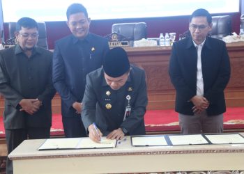 GUBERNUR AL HARIS DAN DPRD PROVINSI JAMBI SEPAKATI PERUBAHAN KUA & PPAS APBD PROVINSI JAMBI TAHUN ANGGARAN 2025