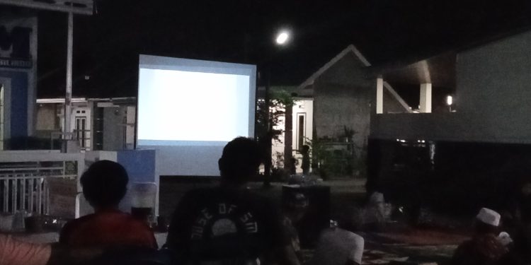Warga Paris Residence Gelar Nobar Film G-30-S/PKI: Upaya Kenang Jasa Pahlawan Revolusi
