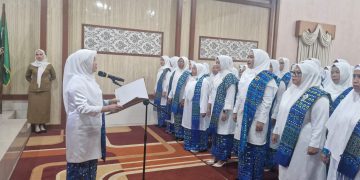 Hj. Hesti Haris Lantik Pengurus Daerah BKMT Kabupaten Muaro Jambi