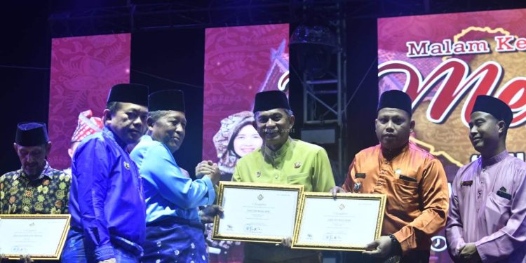 Pemkab Muaro Jambi Raih 2 Sertifikat Warisan Budaya Takbenda Nasional di HUT Jambi ke-69