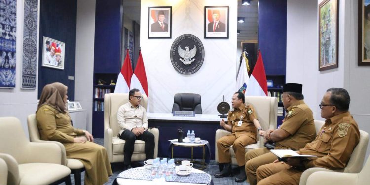 Bupati Muaro Jambi Audiensi Wamendagri, Minta Dukung Pemekaran 4 Desa dan Program Strategis Nasional