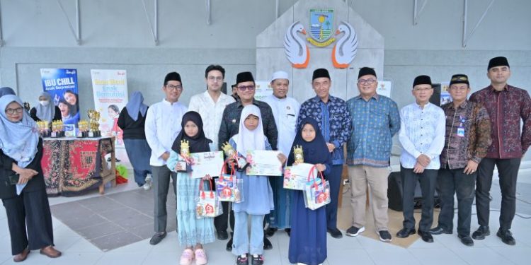 Wali Kota Jambi Resmikan Penutupan Gebyar Kampung Ramadan Z-Corner BAZNAS, Serahkan Hadiah Lomba Anak-Anak