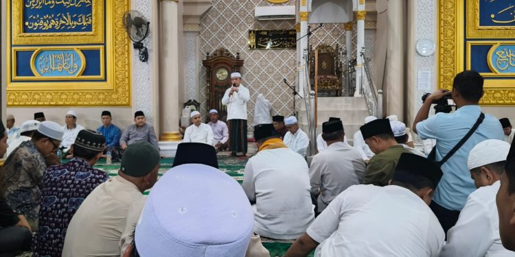 Safari Ramadhan di Pamenang, Gubernur Al Haris Ajak Perkuat Pendidikan Akhlak dan Kepedulian Sosial
