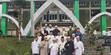 Gubernur dan Wagub Jambi Sahur hingga Subuh Bersama di Ponpes Darul Arifin