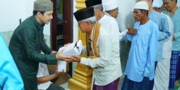Wawako Jambi Safari Ramadan di Langgar Hijau, Serahkan Bantuan Rp5 Juta untuk Operasional Masjid