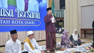 Walikota Jambi Ajak Aparatur Perkuat Kesalehan Sosial Saat Buka Puasa Bersama