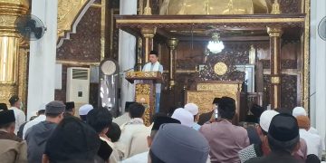 Gubernur Jambi Al Haris Salat Idul Adha Bersama Ribuan Warga di Masjid Al-Falah