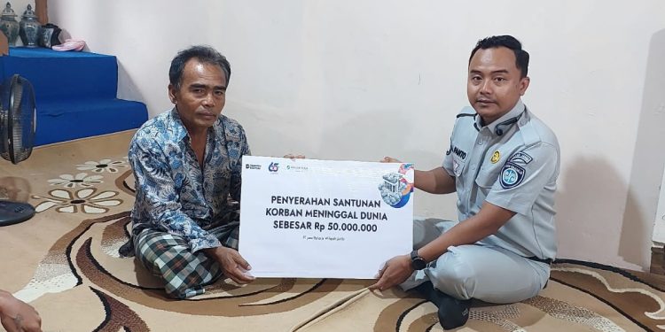 Jasa Raharja Serahkan Santunan kepada Ahli Waris Korban Kecelakaan Maut di Tol Pekanbaru–Dumai